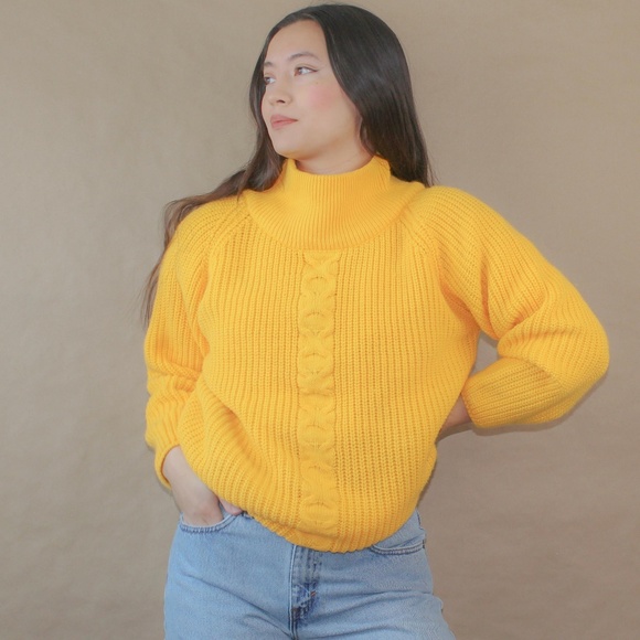 Vtg 8s Chunky Primary Yellow Turtleneck 